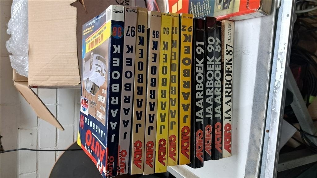 Boeken 12 autovisie jaarboeken te weten jaar 1987, 1989-1998, Enlèvement ou Envoi, Neuf