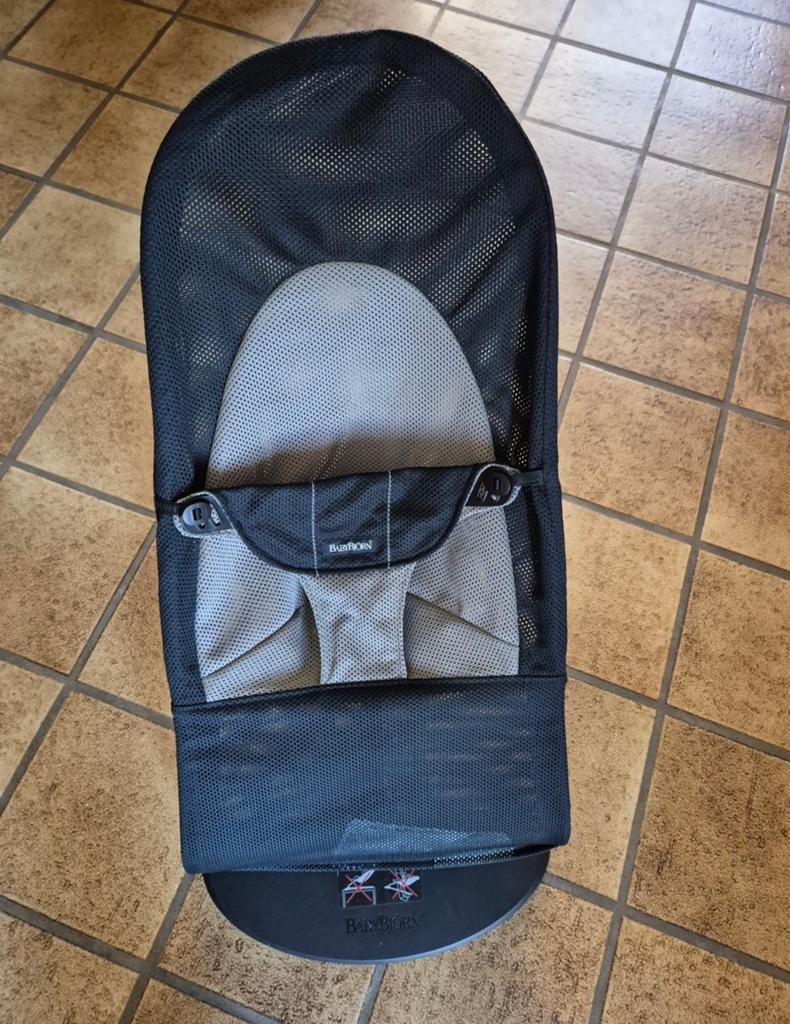Zwart met beige wipstoel/stoel Babybjörn, Kinderen en Baby's, Wipstoeltjes, Verstelbaar, Wipstoel, Zo goed als nieuw, Ophalen
