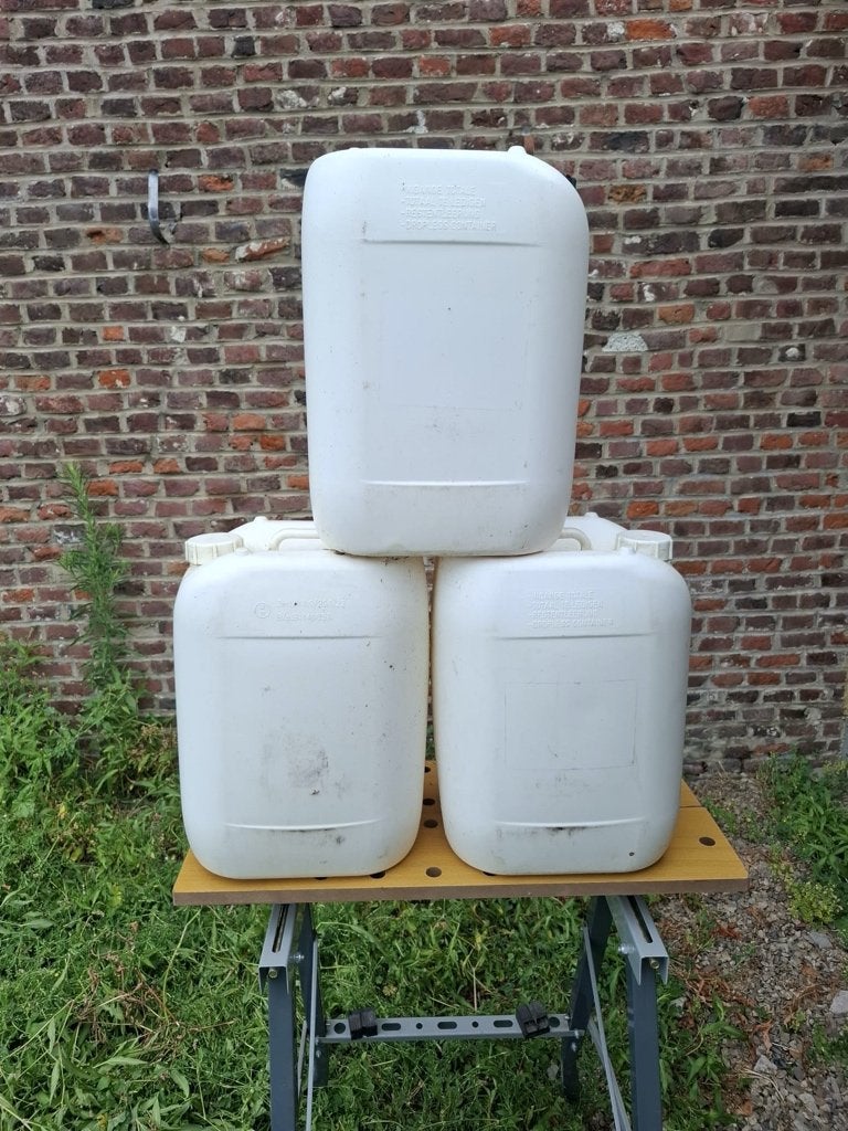 BIDONS PLASTIQUE, Enlèvement