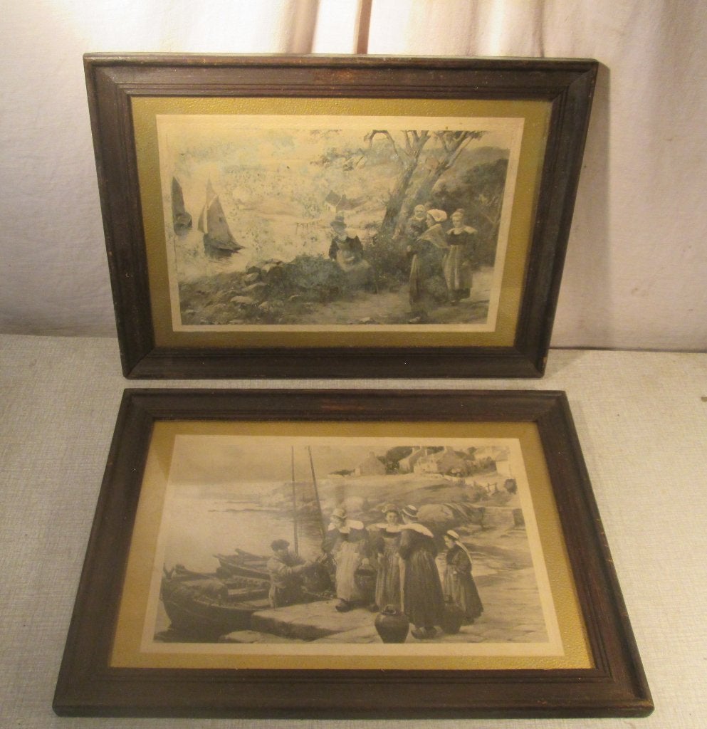 2 vieux cadres photo en bois avec impression - 45x32/39x26, TV, Hi-fi & Vidéo, Photo | Cadres photo, Enlèvement ou Envoi, Avec cordon de suspension