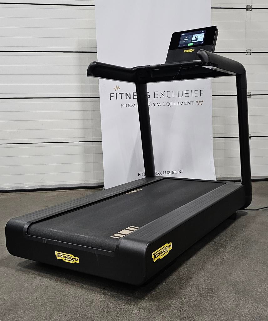 Tapis de course Technogym Run Excite LIVE 10 — 2022, Enlèvement, Utilisé, Bras, Autres types