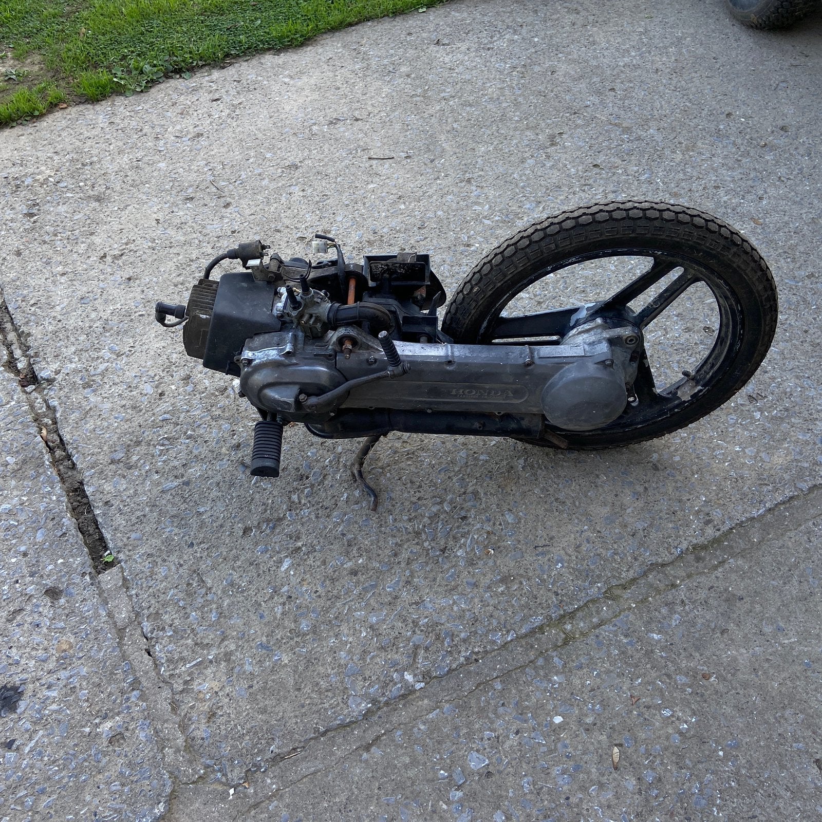 Motor plug and play honda wallaroo voorwiel is er ook bij, Fietsen en Brommers, Ophalen, Cilinder