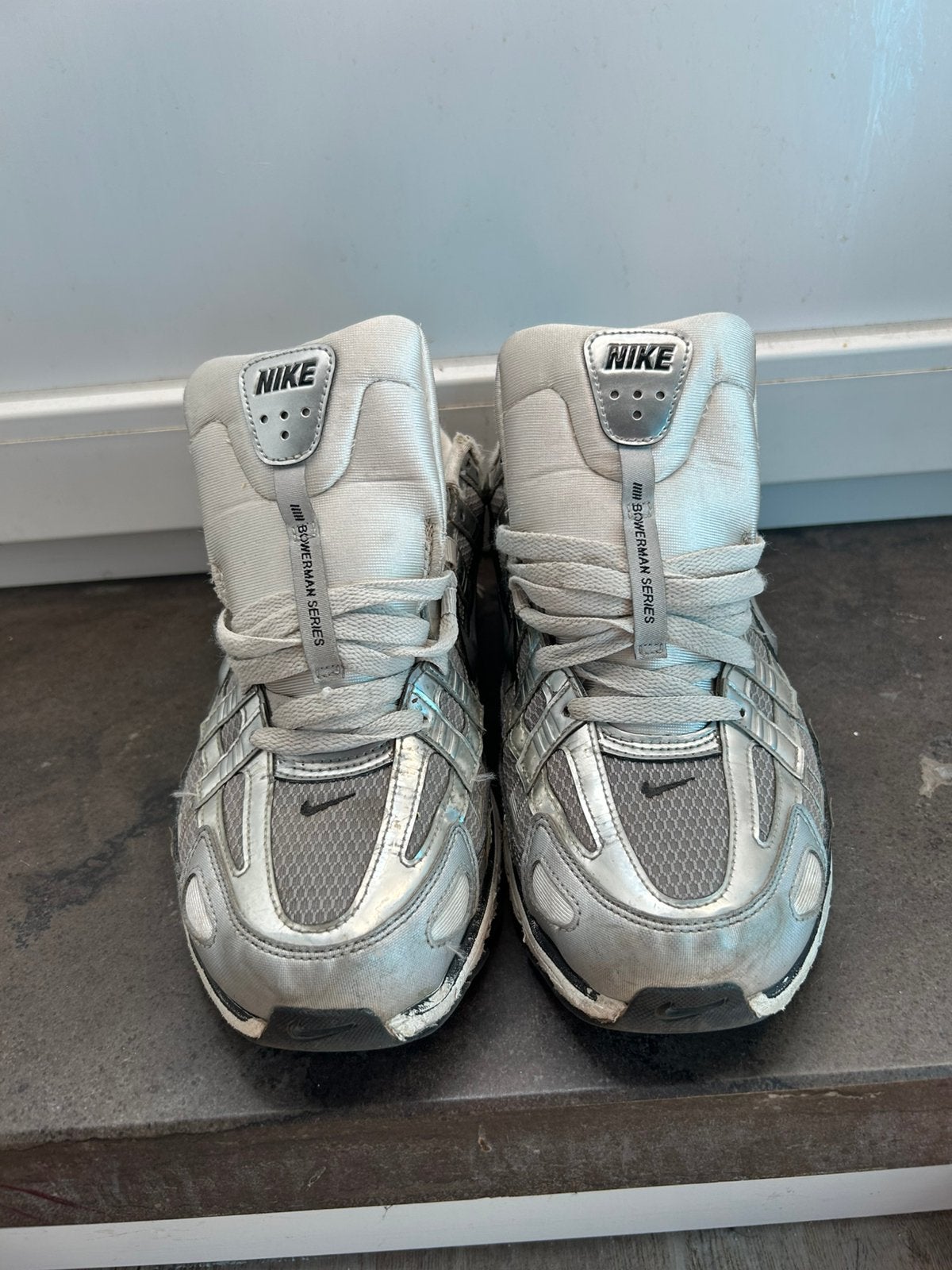 NIKE P-6000 SILVER TE KOOP, Kleding | Heren, Schoenen, Overige kleuren, Ophalen of Verzenden, Zo goed als nieuw, Sneakers