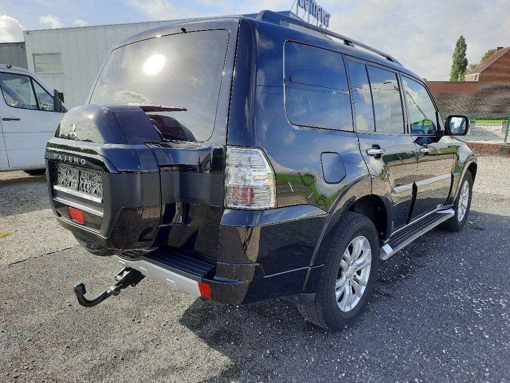 Mitsubishi Pajero 3.2 DID lichte vracht full option, Cuir, https://public.car-pass.be/vhr/0f9e6964-771b-4d18-893d-f41d22628a37
