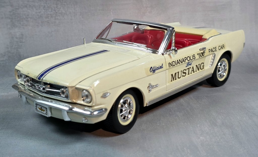 Mira 1/18 - 1965 Ford Mustang Indianapolis 500 Pace Car, Hobby & Loisirs créatifs, Voitures miniatures | 1:18, Enlèvement ou Envoi