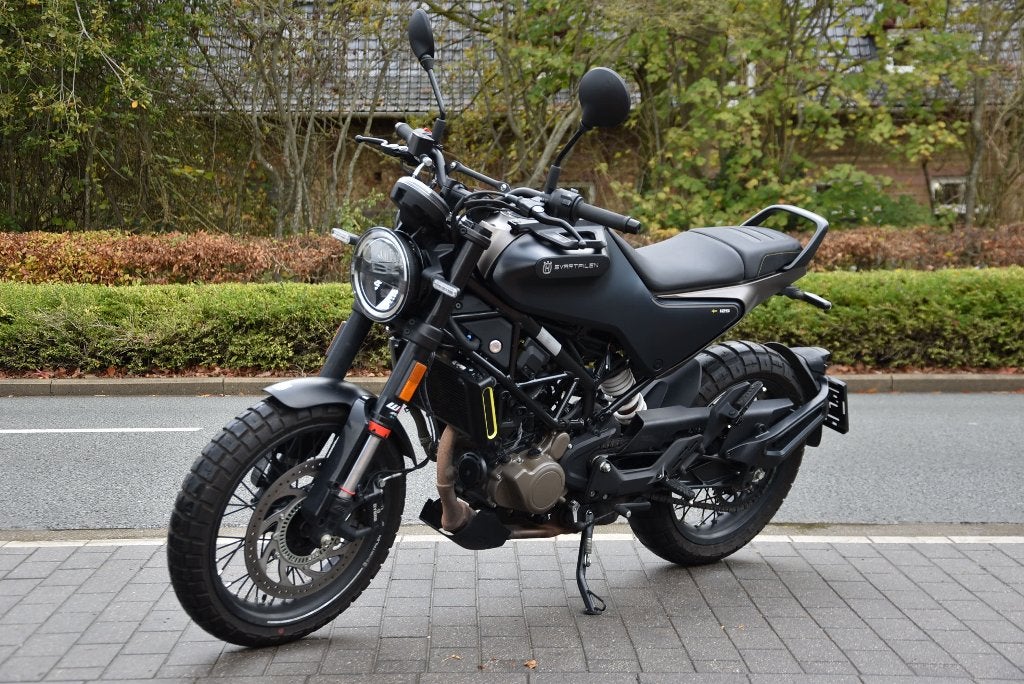 HUSQVARNA - SVARPILEN 125 - PRACHTSTAAT, 125 cc, 11 kW of minder, Handgeschakeld, 1 cilinder