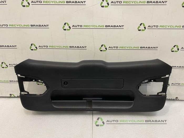 Revêtement hayon d'un Audi Q3, -, 3 mois de garantie, Utilisé, -