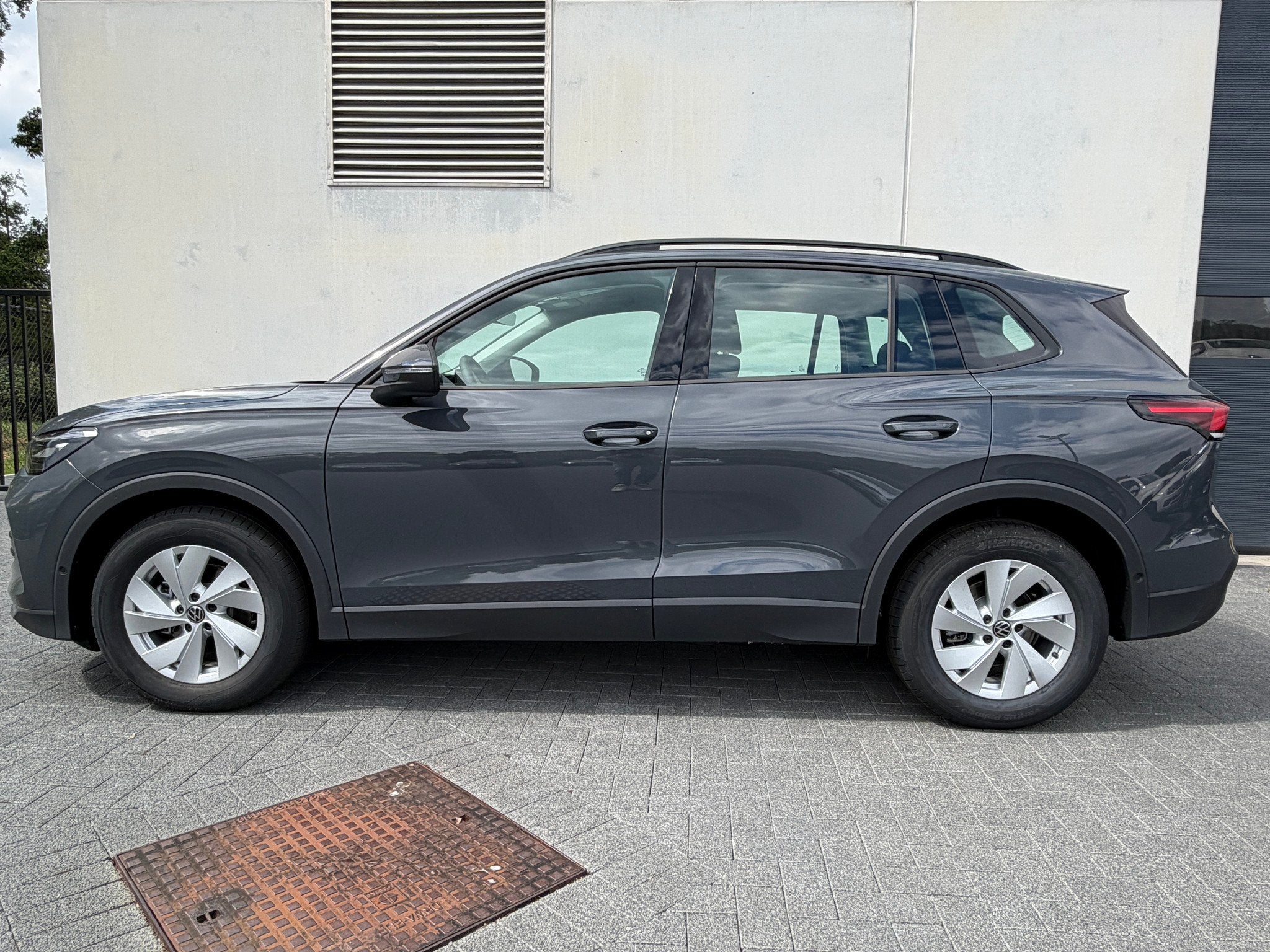 Volkswagen Tiguan 1.5eTSI 105PK DSG LIFE (bj 2026), Auto's, Automaat, Zwart, 5 zetels, SUV of Terreinwagen