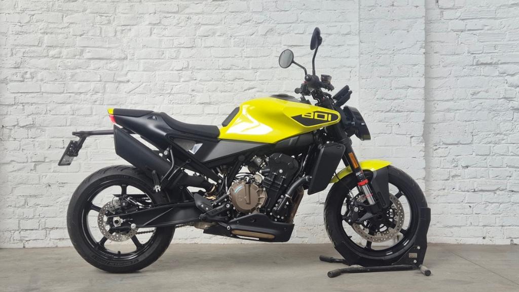 Husqvarna Vitpilen 801 Pure Performance @motomobilia, 2 cilinders, 801 cc, Nieuw, Motorrijbewijs A