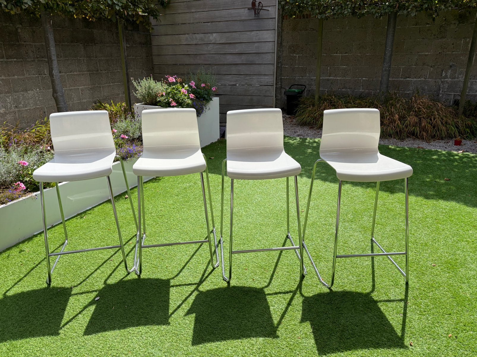 Tabouret îlot de cuisine 66 cm de haut Ikea Glenn, Maison & Meubles, Avec repose-pieds, 4 tabourets, Comme neuf, Synthétique