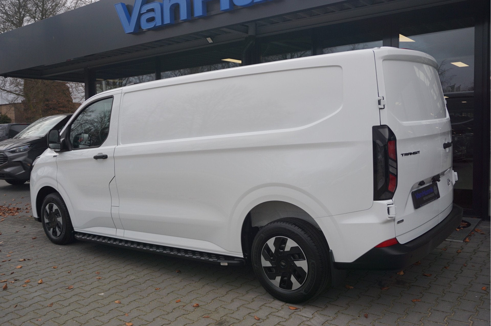 Ford Transit Custom 320L 2.5 PHEV Hybride 233PK JWR Edition!, Auto's, Gebruikt, 4 cilinders, Wit, Bedrijf