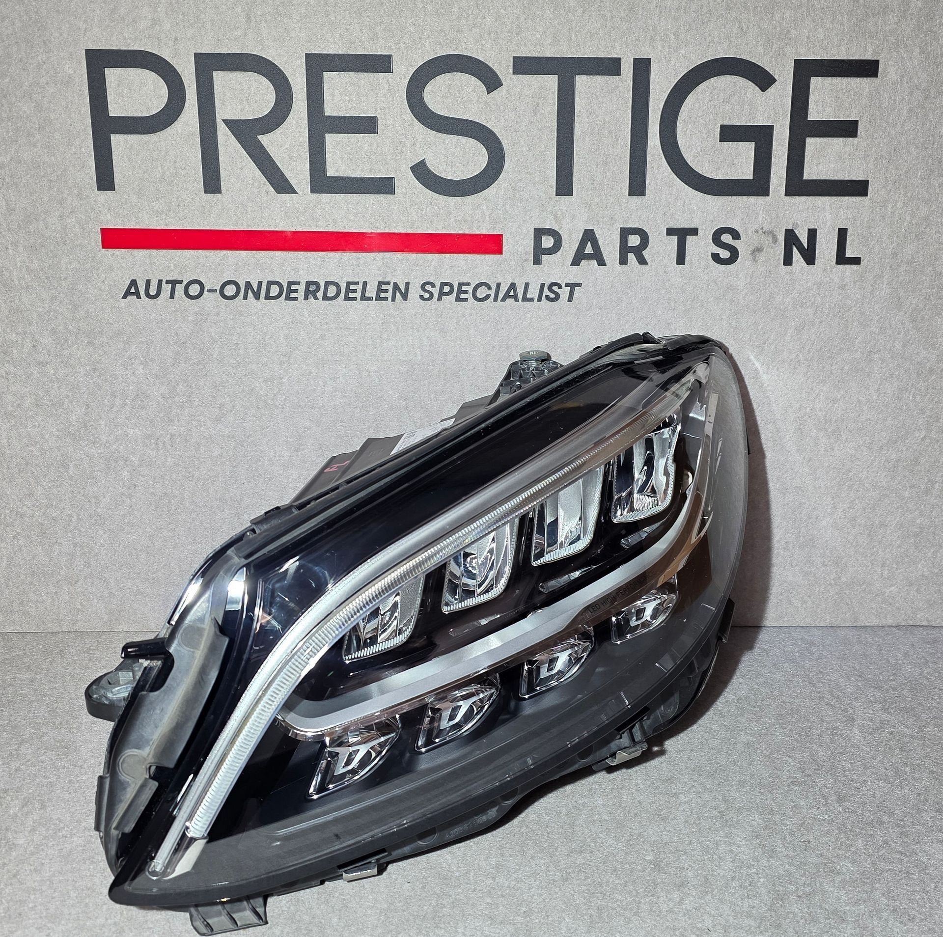 Koplamp C Klasse W205 Facelift VOLL LED Links A2059062106KZ, -, Origine de la pièce connue, Utilisé, -