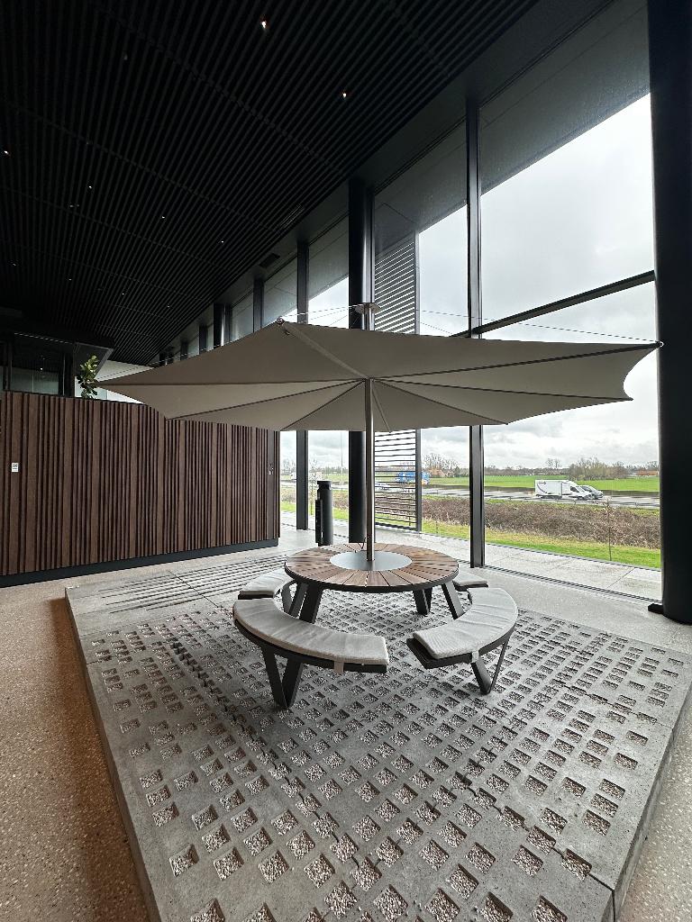 Extremis Pantagruel picknicktafel + Inumbra parasol 400 cm, Ophalen, Zo goed als nieuw, Rond, Aluminium