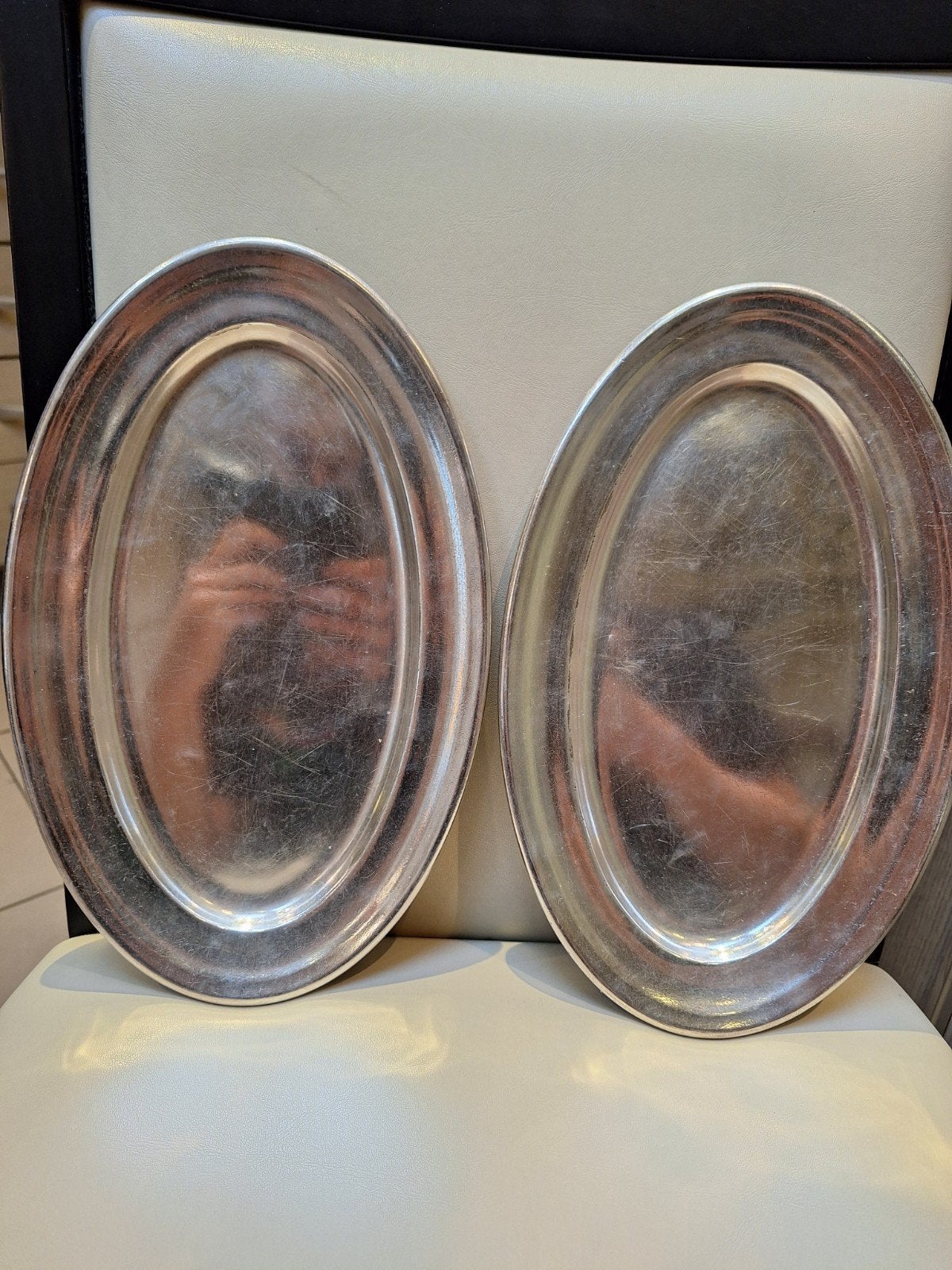 2 assiettes de service Wiskemann en métal argenté, Antiquités & Art, Enlèvement ou Envoi
