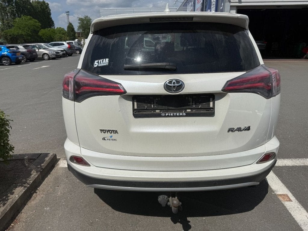 Toyota RAV4 D4D TREKHAAK 2000KG (bj 2017), Voorwielaandrijving, Stof, Euro 6, https://public.car-pass.be/vhr/e5462d58-98c6-4397-9ecc-a28b455e9454