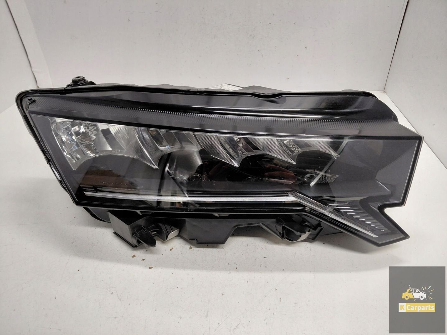 5E4941010, Skoda Octavia IV Lift LED rechterlamp, Auto-onderdelen, Tr. Vaclava Klementa 869
293 01  Mlada Boleslav, CZ, Skoda
