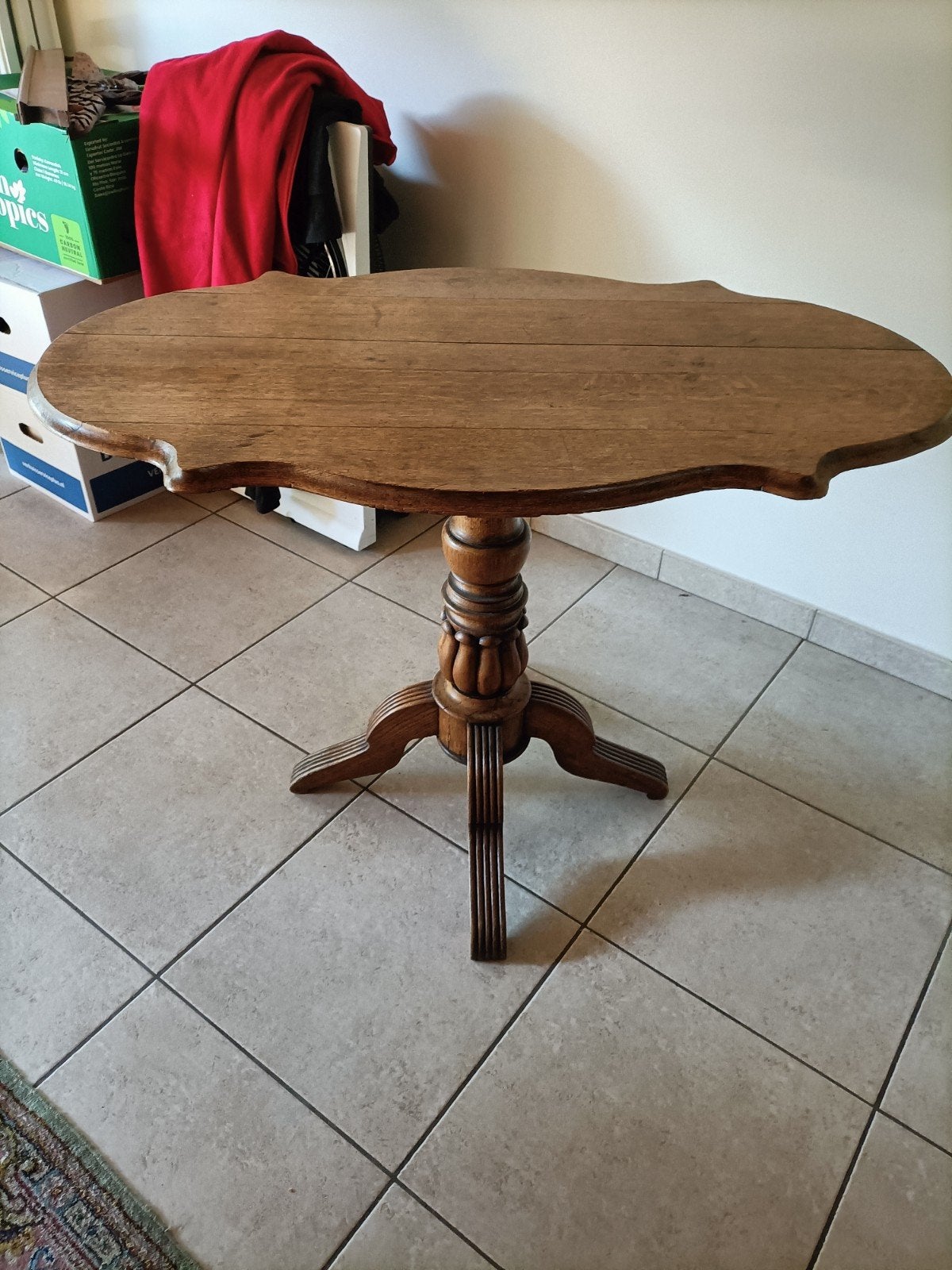 Antiek apart bij zet tafeltje,50€, Ophalen