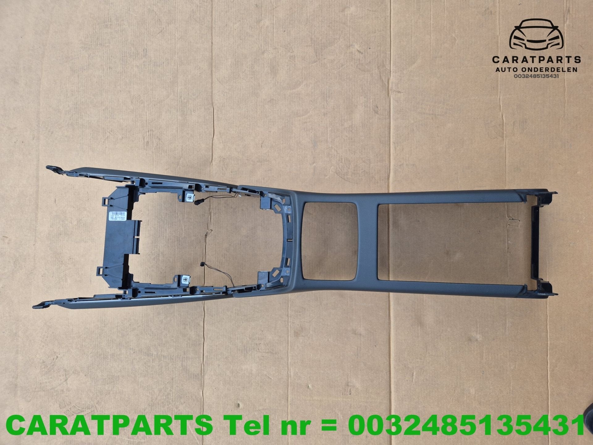 4G0863244B Console centrale A6 Porte-gobelet A7 S6 S7 RS6 RS, AUDI AG, Auto-Union-Strasse 1
85045  Ingolstadt, DE, Audi, Utilisé