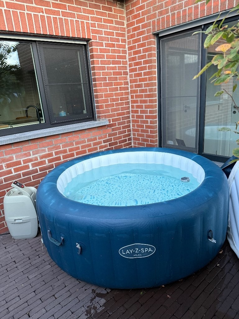 Bestway lay-z-spa milan jacuzzi, Tuin en Terras, Ophalen, Gebruikt, Afdekzeil, Opblaasbaar