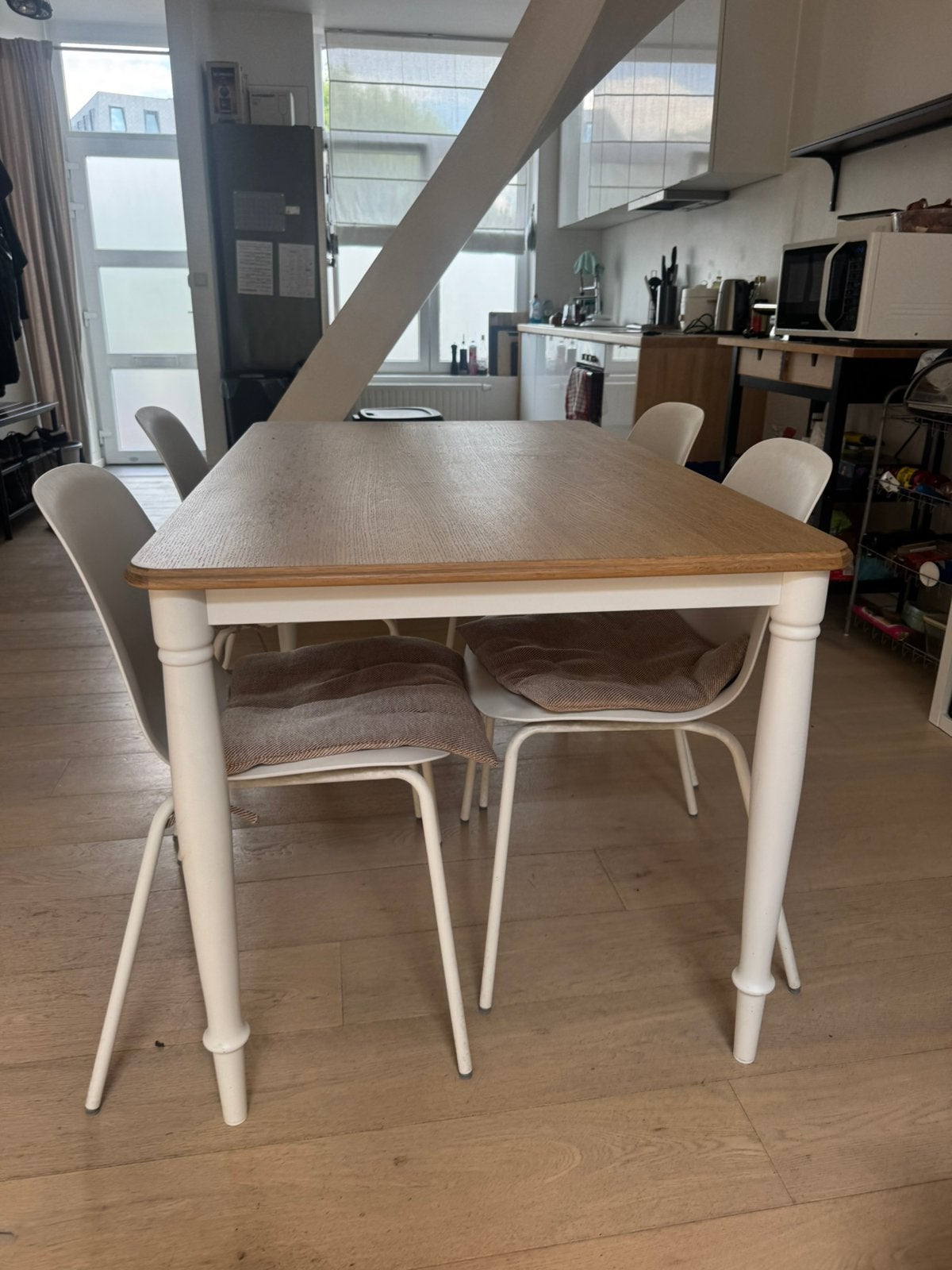 Table + chaises, 100 à 150 cm, Quatre personnes, Comme neuf, Enlèvement