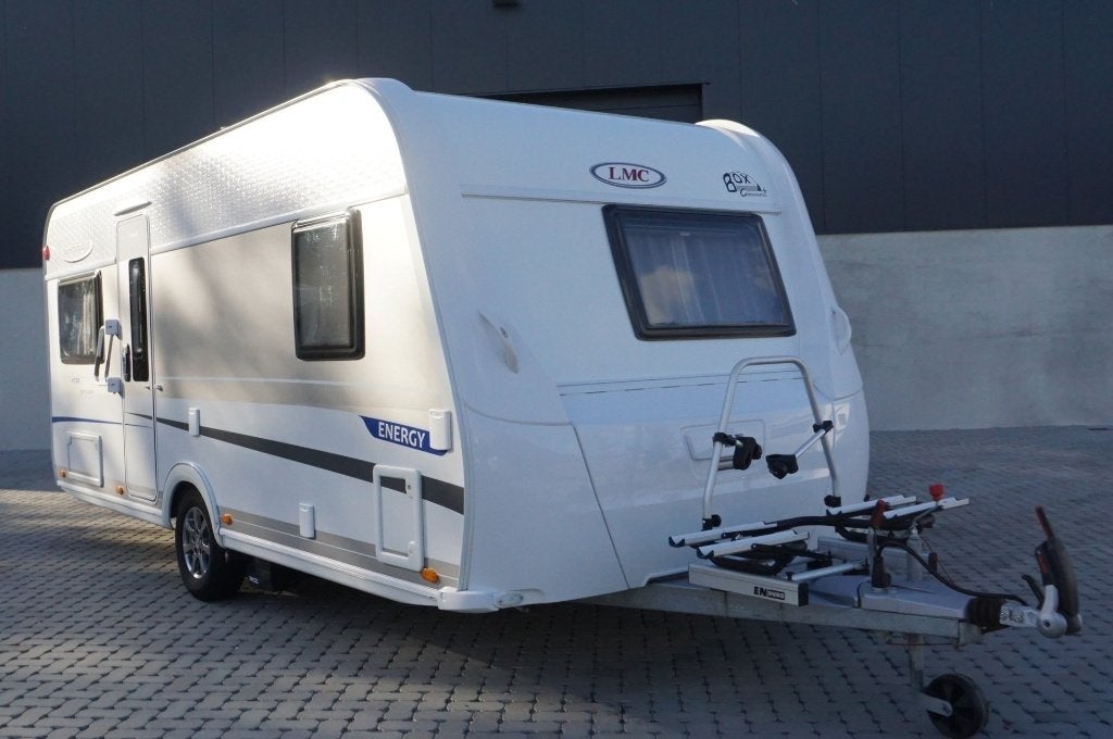 Mooie 4pers.LMC met mover, voortent, fietsrek, rondzit, fr b, Caravans en Kamperen, Mover, Rondzit, Frans bed, Bedrijf