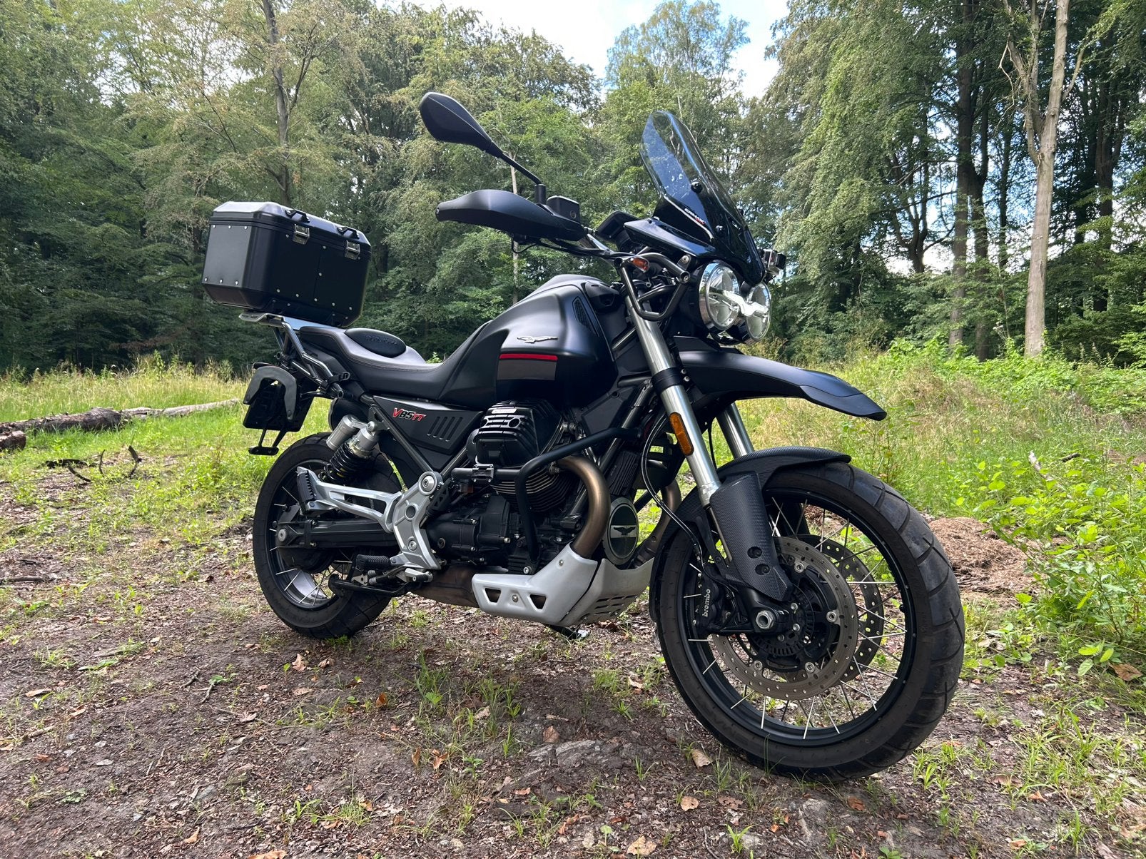 Moto Guzzi V85tt en parfait état ! Full option, Plus de 35 kW, Poignées chauffantes, 2 cylindres, Particulier