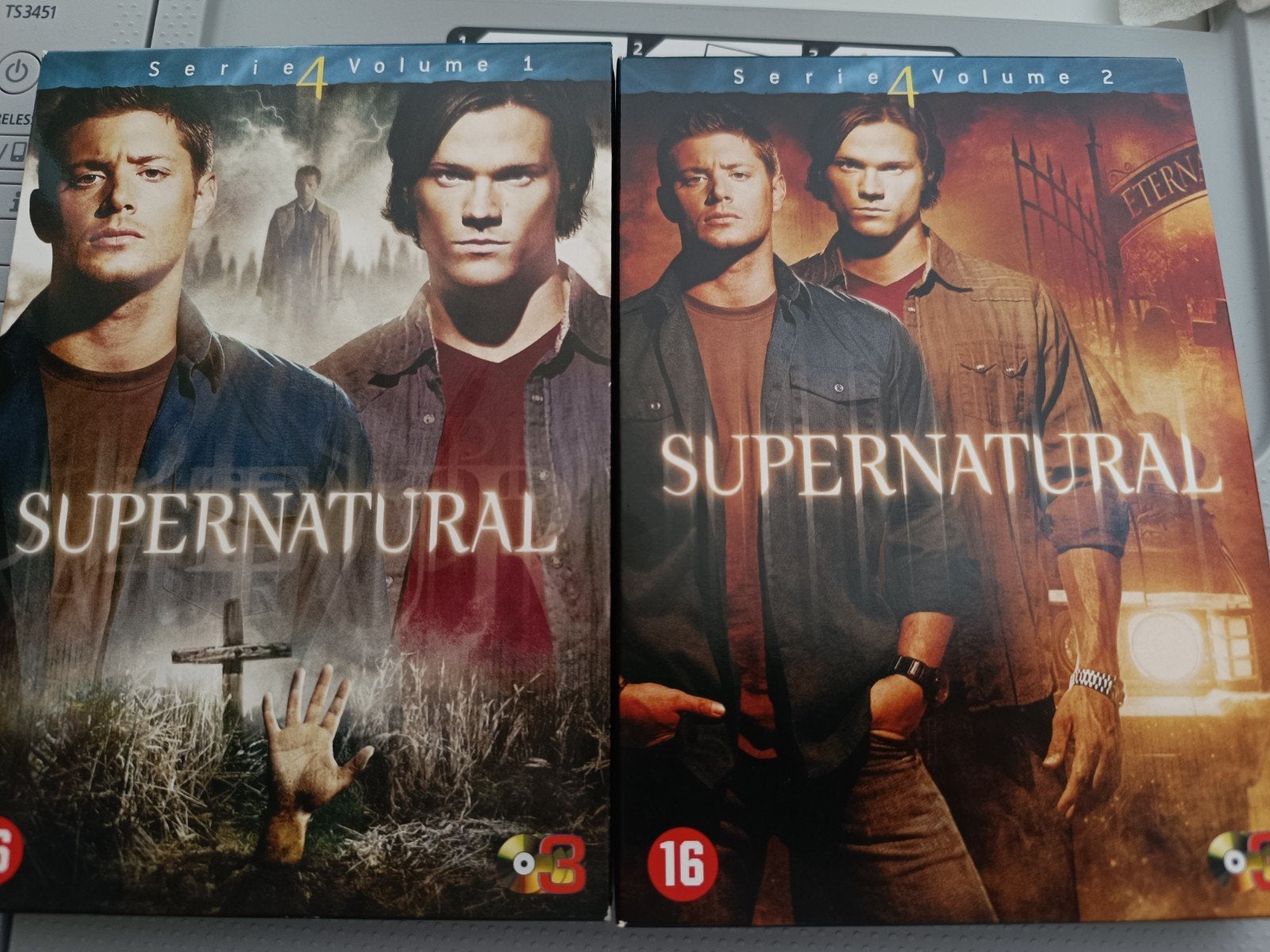 Serie Supernatural Seizoen 4 Volume 1 & 2, Duits, Spaans, Gebruikt, Vanaf 16 jaar