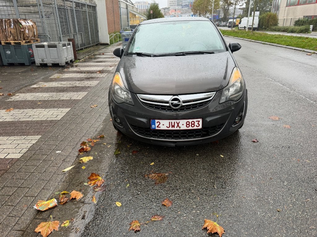 Opel corsa 1.4 benzine black edition!!!, Auto's, Voorwielaandrijving, Euro 5, Stof, Zwart