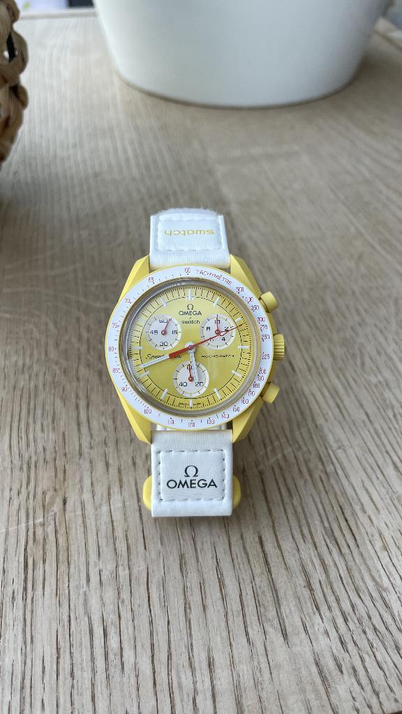 montre omega speedmaster swatch mission to the sun, Bijoux, Sacs & Beauté, Enlèvement ou Envoi, Omega