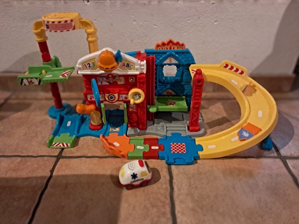 jeux enfants V-tech, Enlèvement, Utilisé, 2 à 4 ans