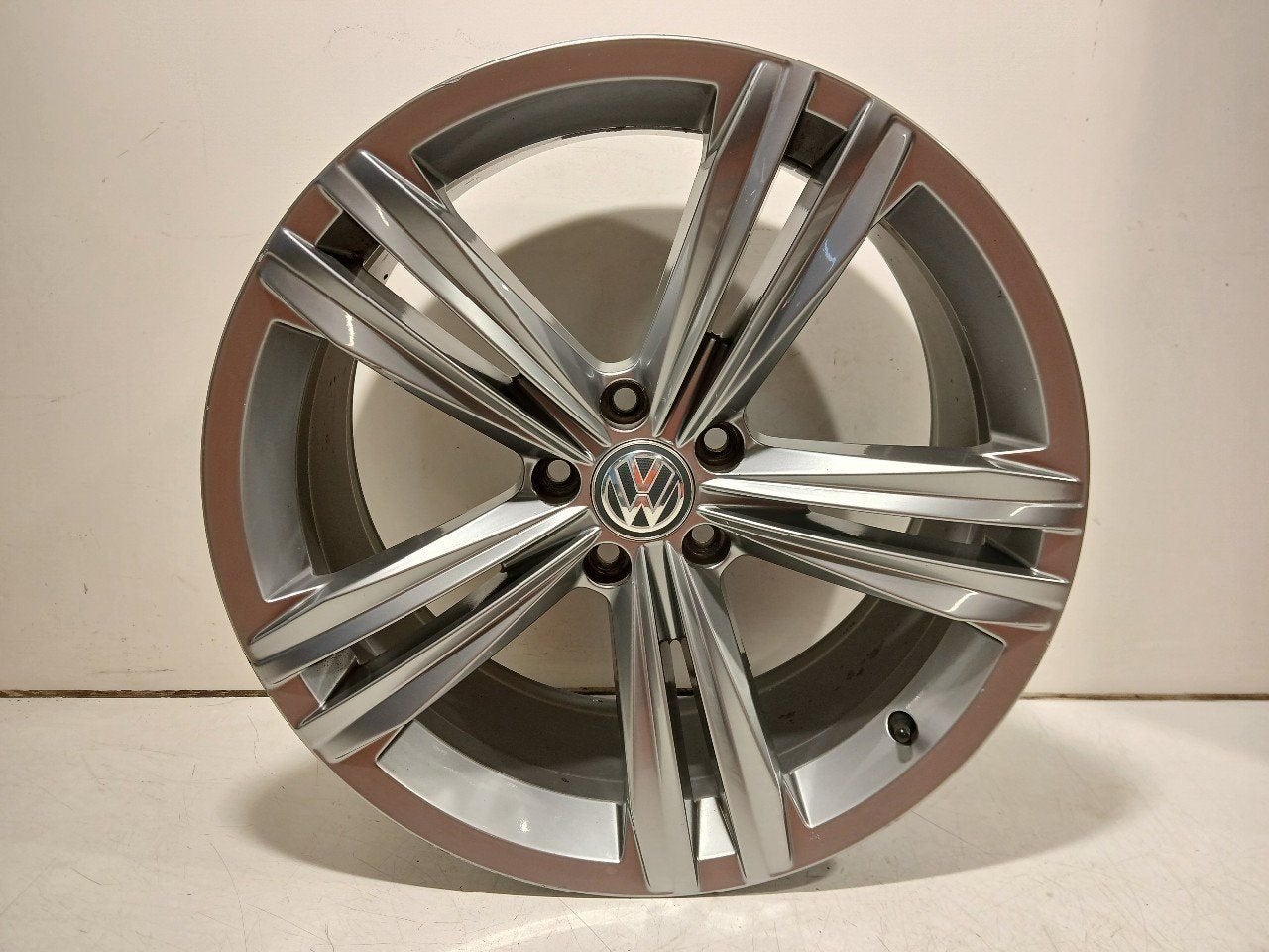 Velg Volkswagen Tiguan, Autos : Pièces & Accessoires, Onderdelen@venauto.nl, Van der Ven Autorecycling B.V., Ettenseweg 76, 4706 PB Roosendaal, The Netherlands
