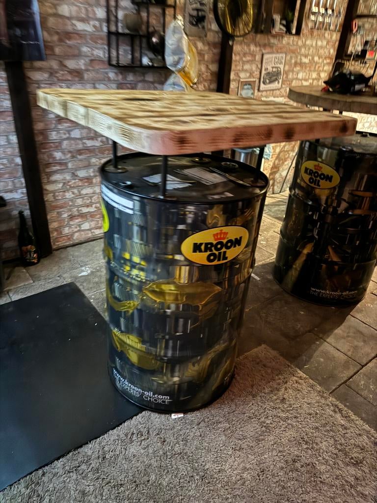 Hangtafel custom, Ophalen, Zo goed als nieuw