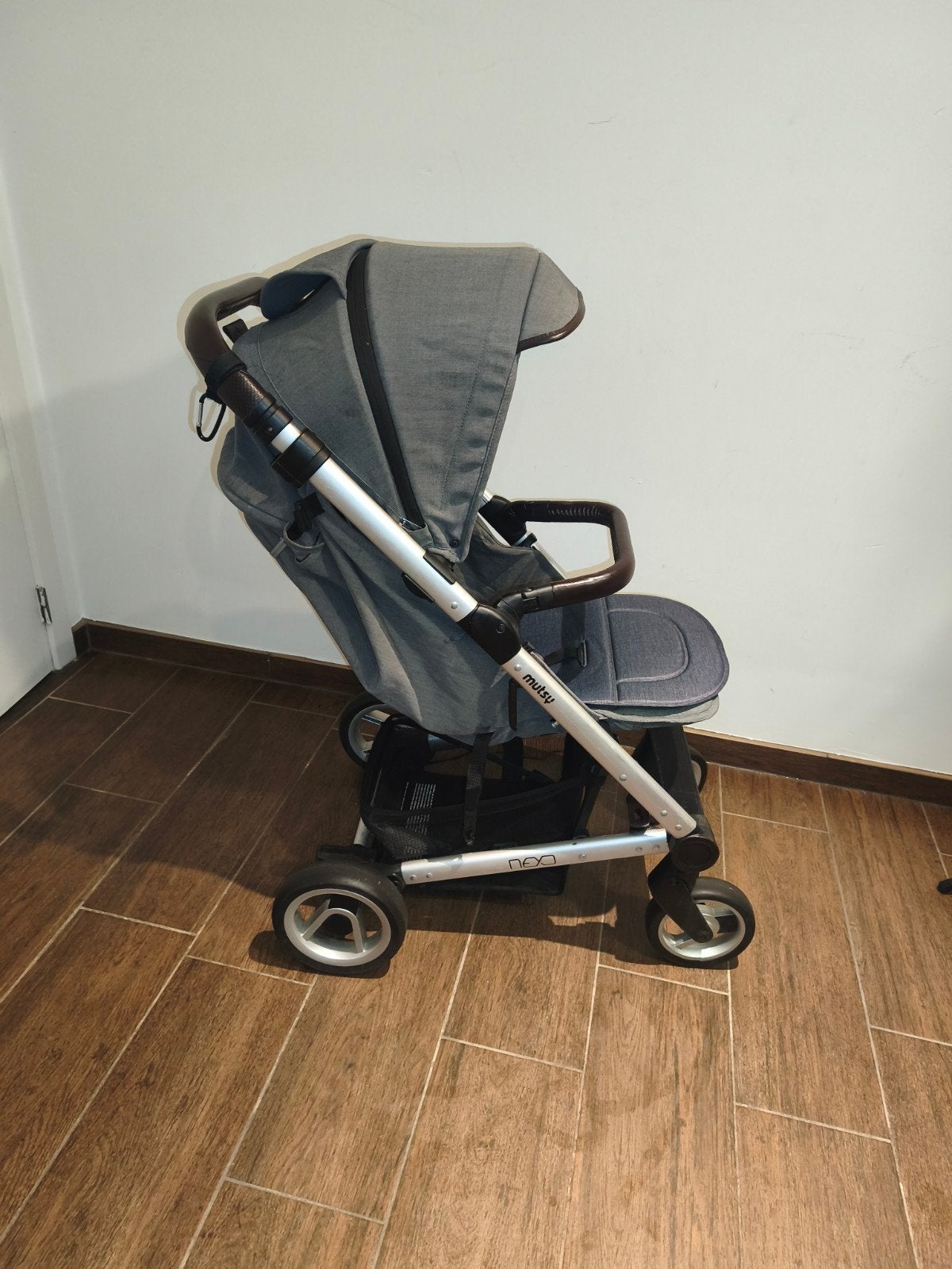 Poussette Mutsy Nexo - Compacte, agile et en bon état, Enfants & Bébés, Buggys, Enlèvement