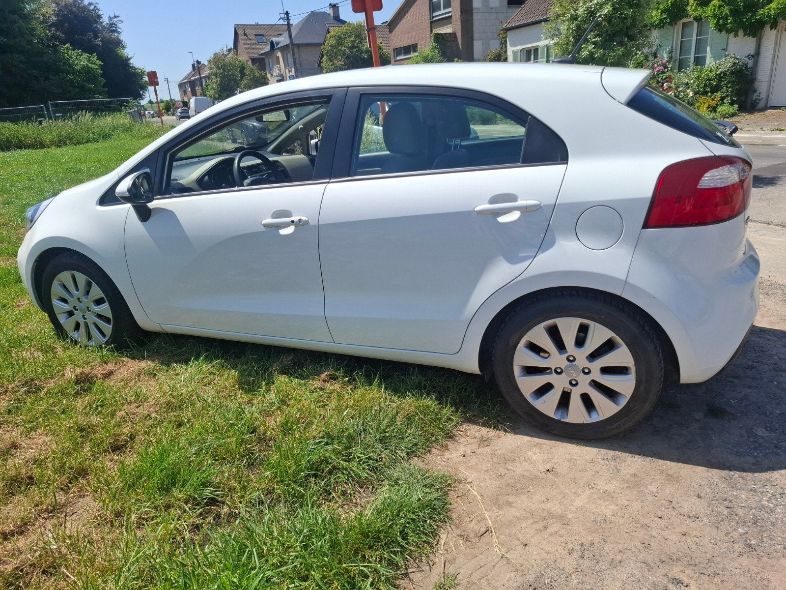KIA RIO 1.4 ESSENCE BOÎTE AUTOMATIQUE  ETAT PARFAIT, Autos, Kia, Euro 5, Achat, https://public.car-pass.be/vhr/a8143aae-1317-44e7-ad92-896239bc7583
