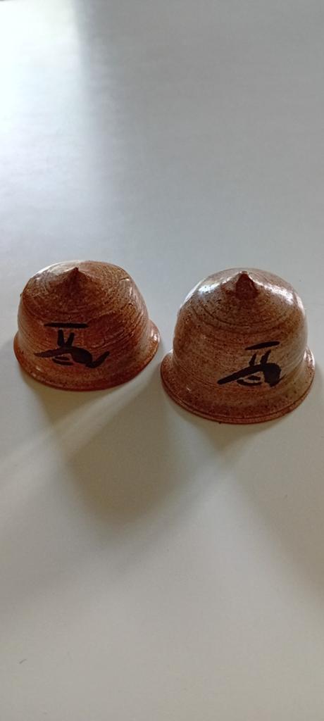 2 oude keramische voederbakjes, Enlèvement ou Envoi