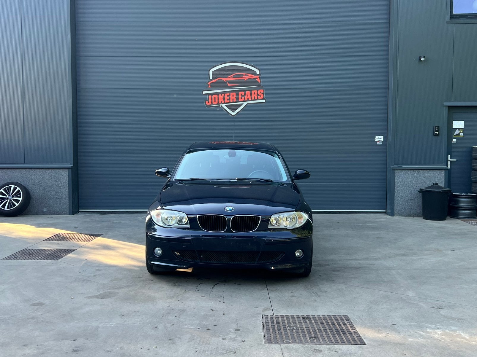 BMW 118i 2.0 BENZINE – AIRCO & CRUISE CONTROL, Auto's, 1 Reeks, Zwart, 4 cilinders, Blauw