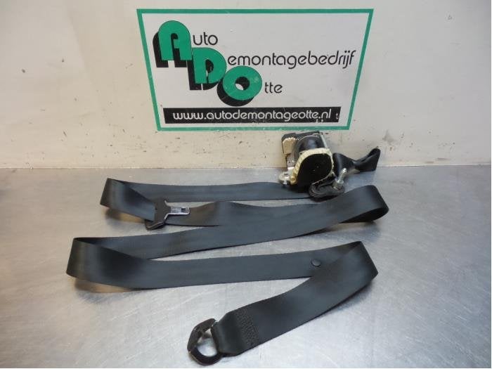 Ceinture de sécurité arrière droite d'un Renault Twingo (, Renault, -, 3 mois de garantie, Utilisé