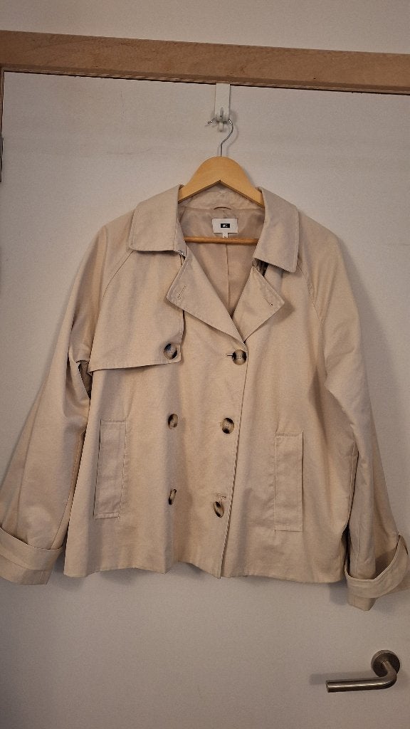 Trench-coat WE Fashion taille 44, Vêtements | Femmes, Taille 42/44 (L), Enlèvement ou Envoi, Beige, Comme neuf