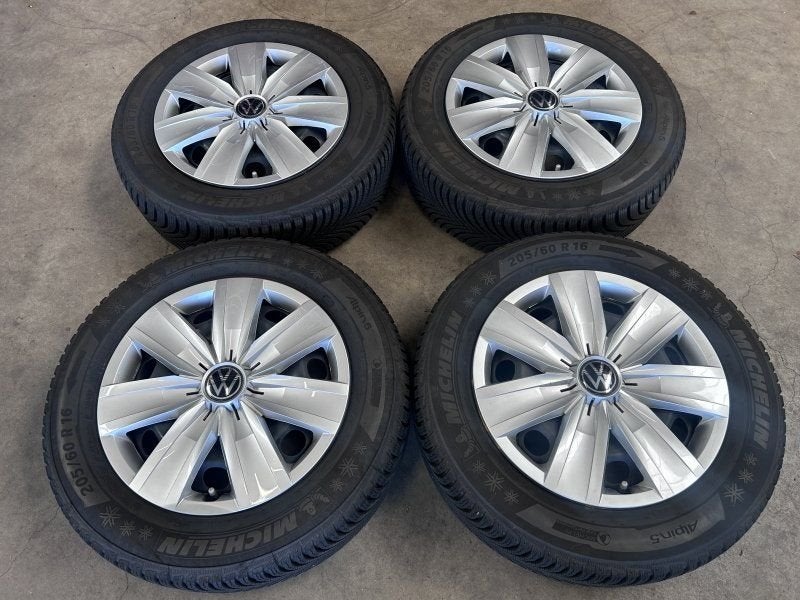 16 inch originele velgen + wieldoppen + winterbanden Volkswa, Pneus et Jantes, Pneus hiver, 16 pouces, -