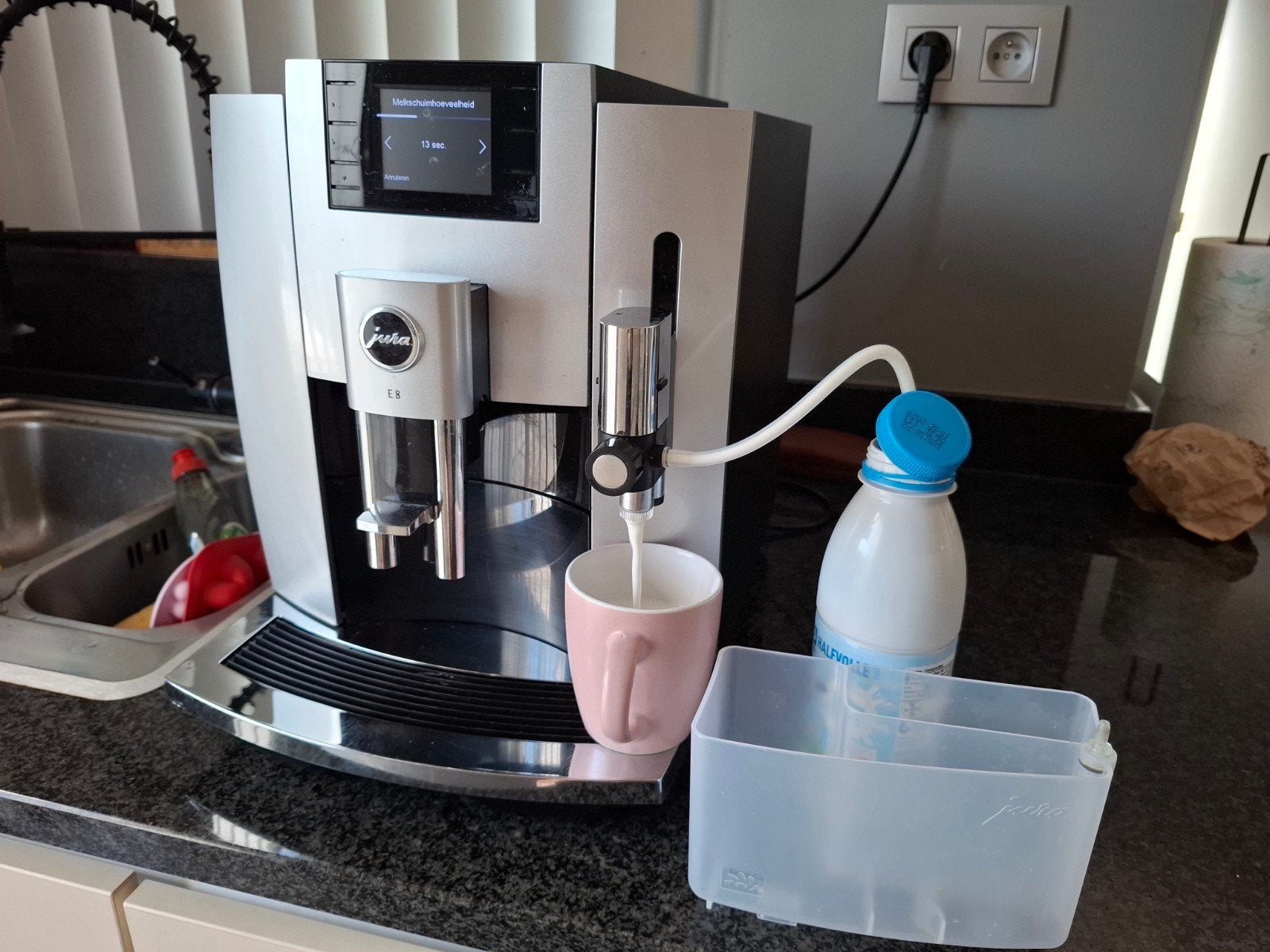Jura E8 EB in goede staat, Elektronische apparatuur, Koffiezetapparaten, Ophalen, Koffiemachine