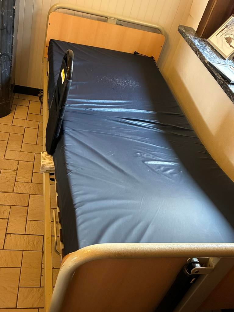 Ziekenhuisbed, Huis en Inrichting, Slaapkamer | Bedden, Ophalen, Gebruikt, 90 cm, Eenpersoons