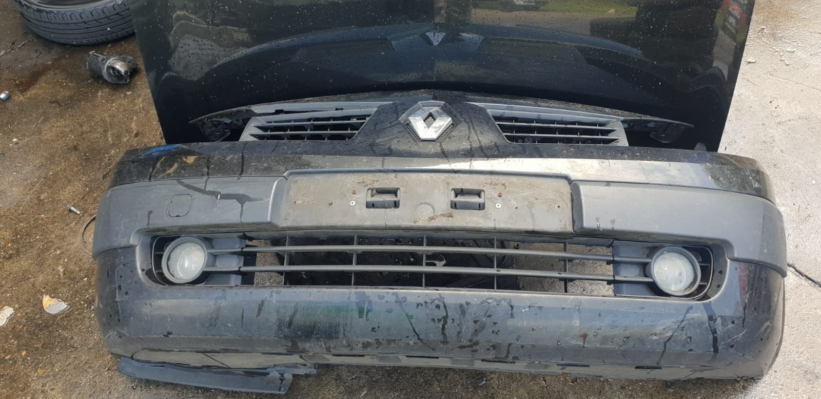 RENAULT MÉGANE VOORBUMPER +MISTLAMPEN BJ 2003 TOT 2007, Gebruikt, -, Voor, -