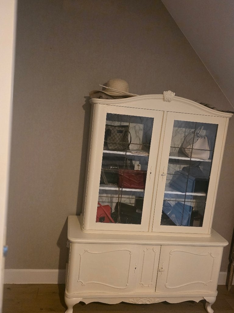 Vitrinekast, Ophalen, Gebruikt