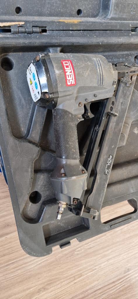 Senco SFN30 pneumatische tacker, Ophalen, Zo goed als nieuw