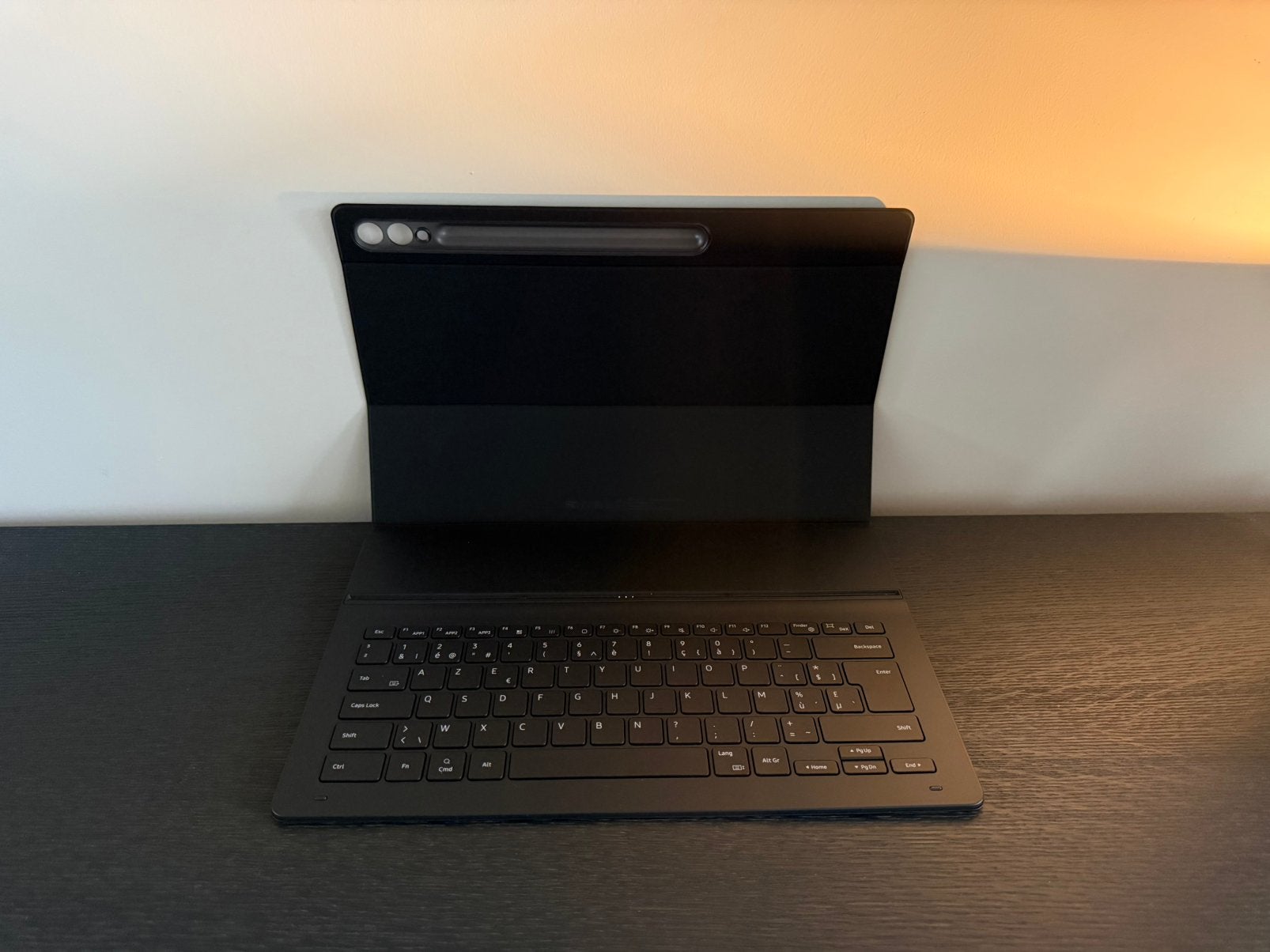 Samsung Galaxy Tab Book Cover Keyboard (S8, S9 & S10 Ultra), Ophalen, Zo goed als nieuw