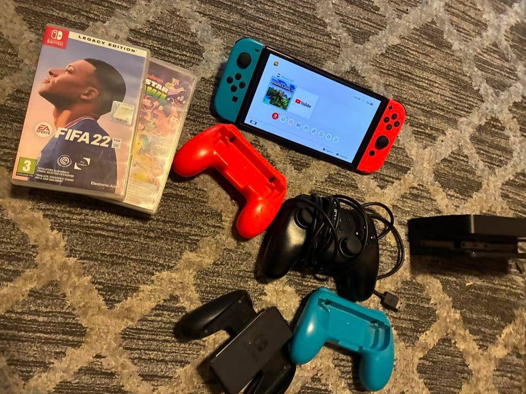 Nintendo switch oled 4 jeu manette carte sd, Enlèvement ou Envoi, Comme neuf, Switch OLED