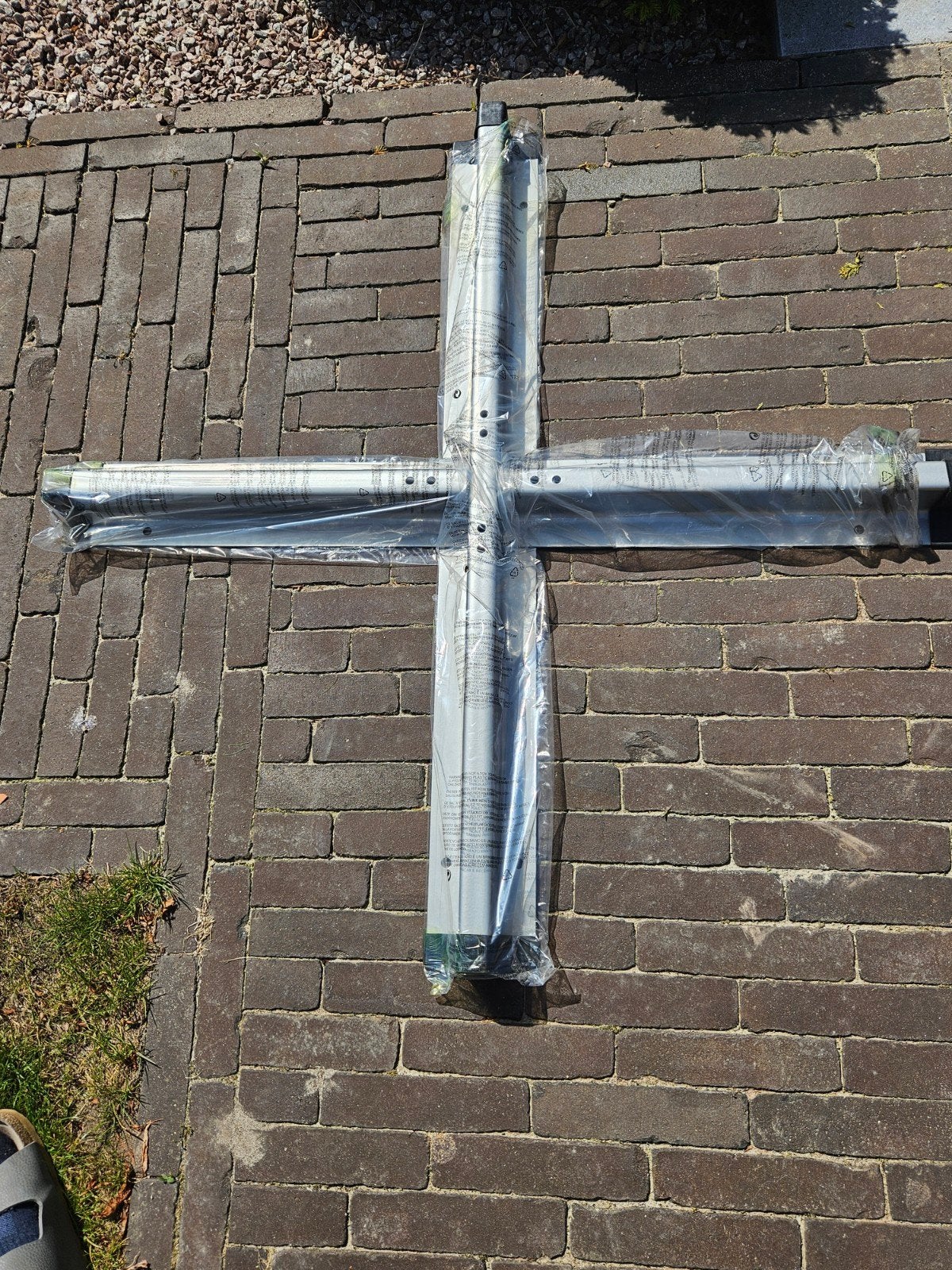 Nieuwe ingepakte grijze aluminium parasolvoet, Enlèvement, Base de parasol