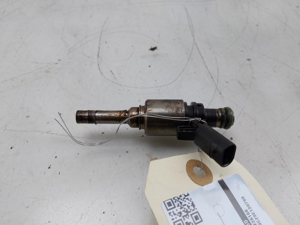 INJECTEUR Volkswagen Passat Variant (3C5) (01-2005/11-2010), Robert Bosch AG, Volkswagen, Utilisé, Robert-Bosch-Allee 1
74232  Abstatt, DE