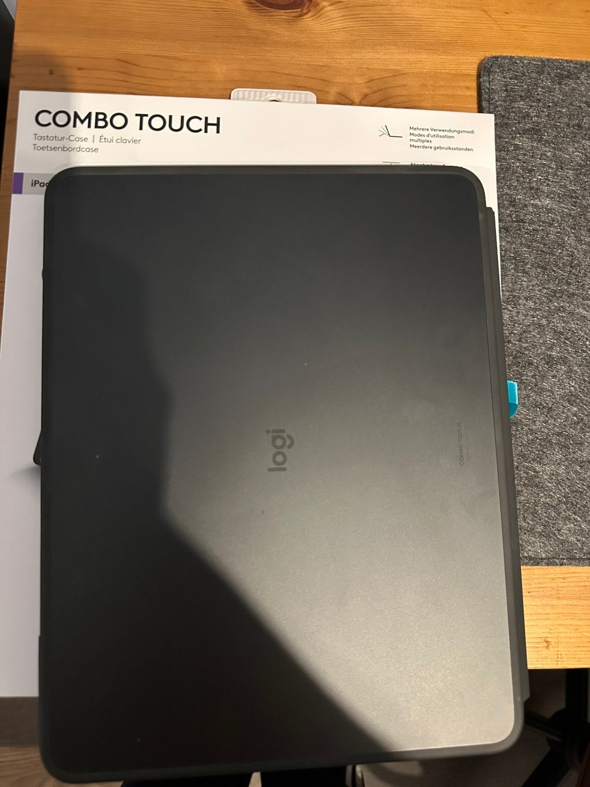 Clavier logitech combo touch ipad pro 13 M4 & M5, Enlèvement ou Envoi, Comme neuf