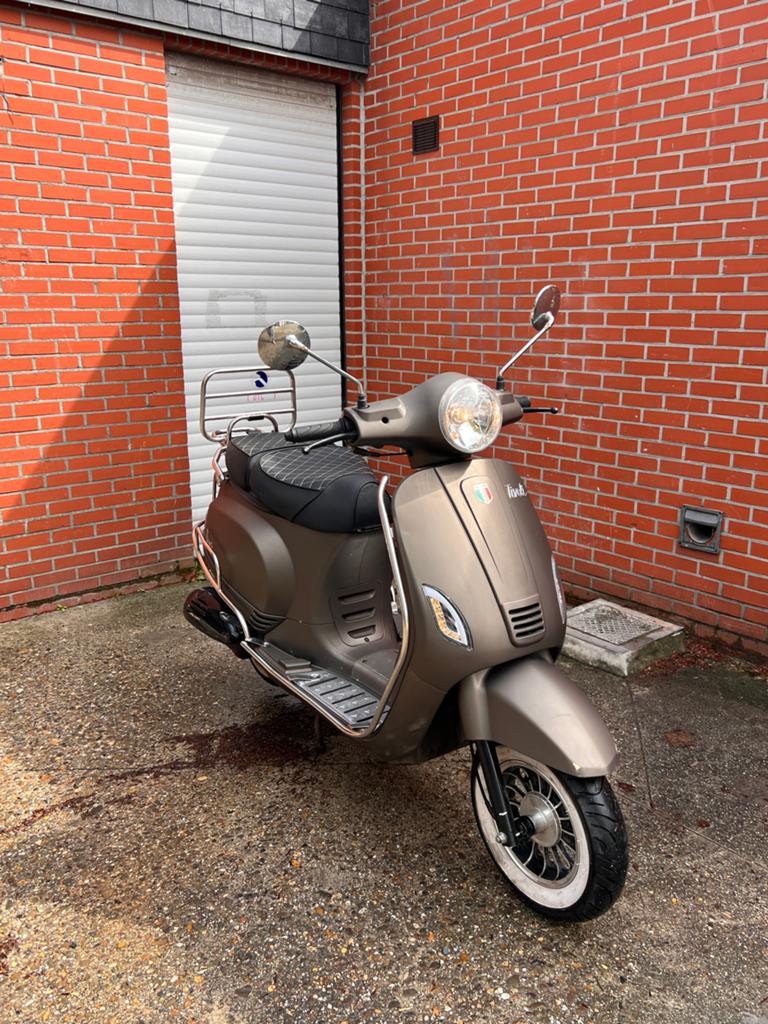 Brommer JTC Tivoli Luxe 50cc (3.400km)2021 BJ, Fietsen en Brommers, Ophalen, Zo goed als nieuw